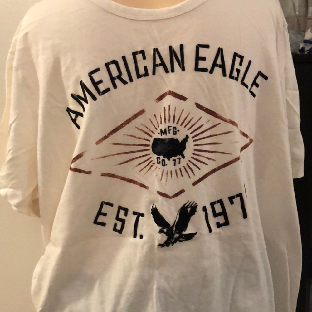 American Eagle tee
